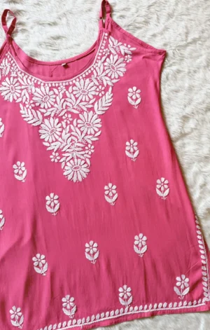 LYLA CORAL SLEEVELESS SHORT RAYON KURTI