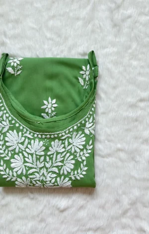 RIDA GREEN SLEEVELESS RAYON CHIKANKARI KURTA